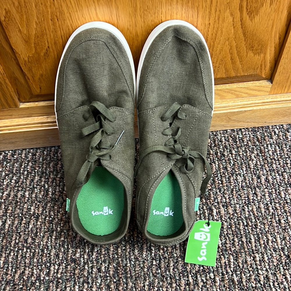 Men’s Sanuk vagabond lace sneakers size 12